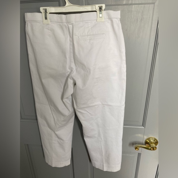 Coldwater Creek white flare leg capris size 6 - Picture 2 of 4